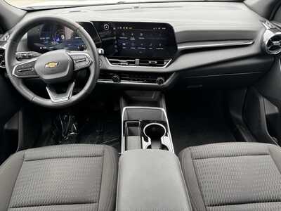 2025 Chevrolet Equinox, $27495. Photo 9