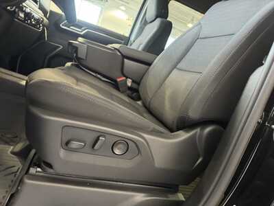 2026 Chevrolet 1500 Crew Cab, $53270.0. Photo 8