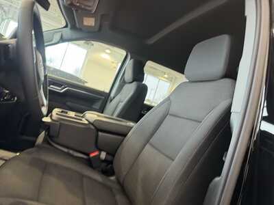 2026 Chevrolet 1500 Crew Cab, $53270.0. Photo 9