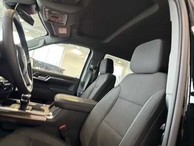 2026 Chevrolet 1500 Crew Cab, $56840.0. Photo 9