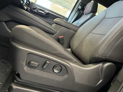 2026 Chevrolet Suburban, $68185.0. Photo 8