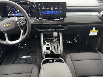 2026 Chevrolet Colorado Crew Cab, $38395.0. Photo 2