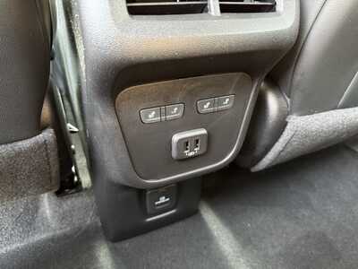 2022 Chevrolet Equinox, $26499. Photo 7