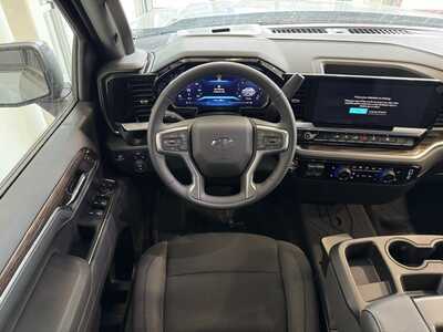 2026 Chevrolet 1500 Crew Cab, $50005.0. Photo 5