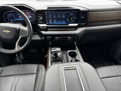 2022 Chevrolet 1500 Crew Cab, $42999. Photo 2