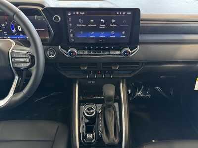 2026 Chevrolet Colorado Crew Cab, $42895.0. Photo 2