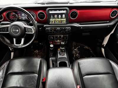 2022 Jeep Gladiator, $34999. Photo 9