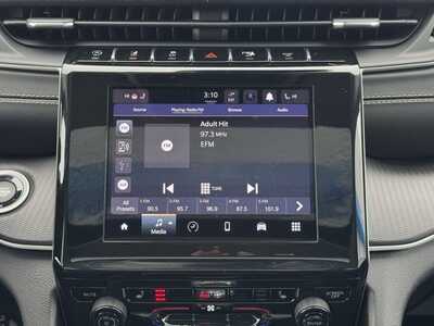 2023 Jeep Grand Cherokee, $28999. Photo 3