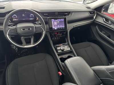 2023 Jeep Grand Cherokee, $28999. Photo 5