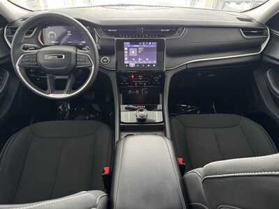 2023 Jeep Grand Cherokee, $28999. Photo 7