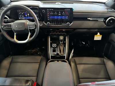 2026 Chevrolet Colorado Crew Cab, $44940.0. Photo 9