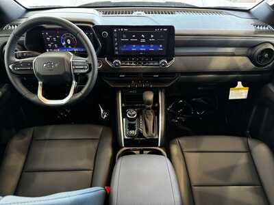 2026 Chevrolet Colorado Crew Cab, $42895.0. Photo 8