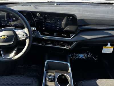 2026 Chevrolet Equinox, $31795.0. Photo 2