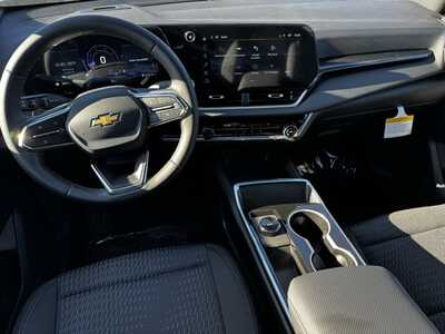 2026 Chevrolet Equinox, $31795.0. Photo 8