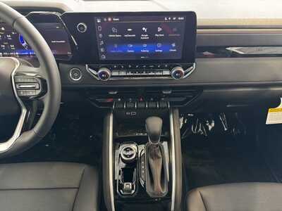 2026 Chevrolet Colorado Crew Cab, $44940.0. Photo 2