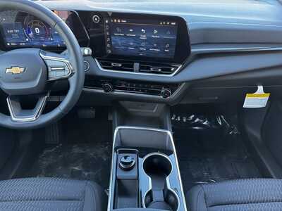 2026 Chevrolet Equinox, $31795.0. Photo 2