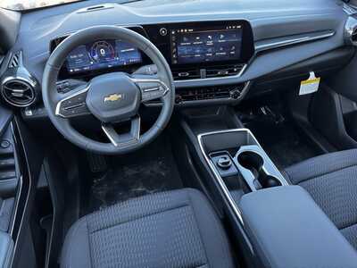 2026 Chevrolet Equinox, $31795.0. Photo 7