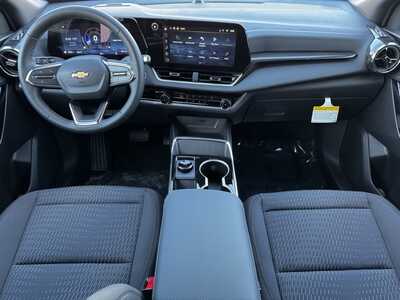 2026 Chevrolet Equinox, $31795.0. Photo 8