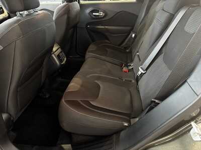 2015 Jeep Cherokee, $9995. Photo 6