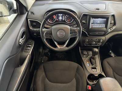 2021 Jeep Cherokee, $20895. Photo 5