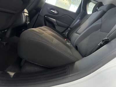 2021 Jeep Cherokee, $20895. Photo 9