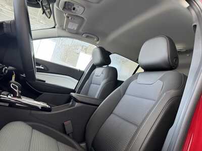 2026 Chevrolet Trax, $23885.0. Photo 9