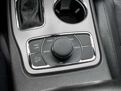 2022 Jeep Grand Cherokee, $21490. Photo 11