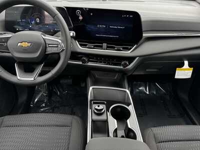 2026 Chevrolet Equinox, $30749.0. Photo 2