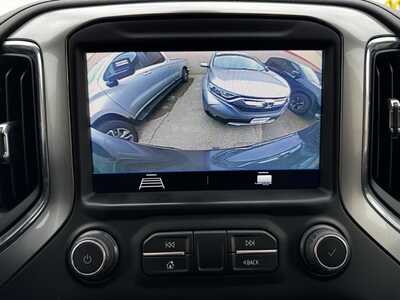 2022 Chevrolet 1500 Crew Cab, $38475. Photo 5