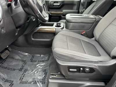2022 Chevrolet 1500 Crew Cab, $38475. Photo 6