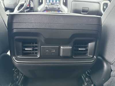 2022 Chevrolet 1500 Crew Cab, $38475. Photo 8