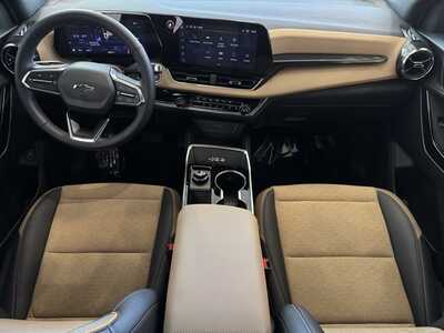 2025 Chevrolet Equinox, $31099. Photo 7