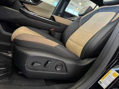 2025 Chevrolet Equinox, $31099. Photo 8