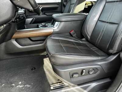 2024 Chevrolet 2500 Crew Cab, $66490. Photo 5