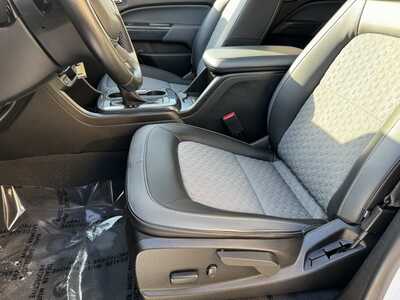 2022 Chevrolet Colorado Crew Cab, $30895. Photo 3