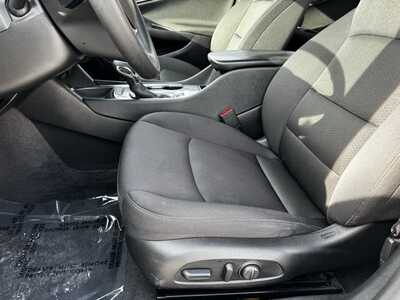 2024 Chevrolet Malibu, $17385. Photo 5