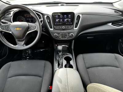 2024 Chevrolet Malibu, $17385. Photo 9