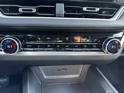 2026 Chevrolet Equinox, $34170.0. Photo 10