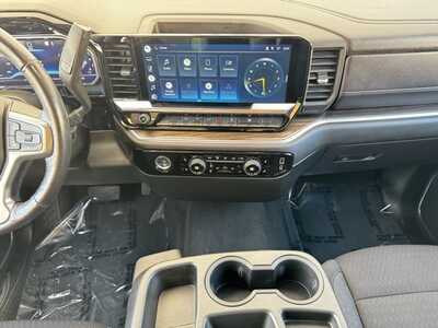 2022 Chevrolet 1500 Crew Cab, $37790. Photo 2