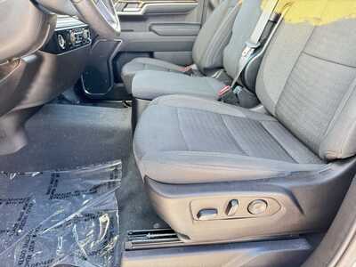 2022 Chevrolet 1500 Crew Cab, $37790. Photo 5