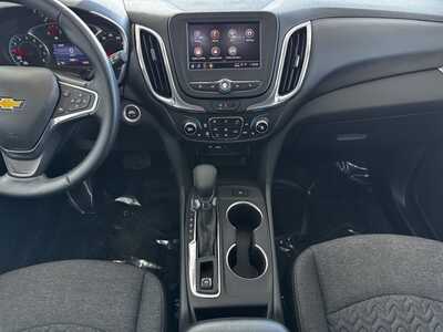 2024 Chevrolet Equinox, $22985. Photo 2