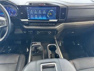 2022 Chevrolet 1500 Crew Cab, $41695. Photo 2