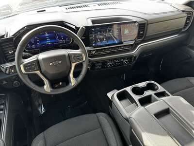 2024 Chevrolet 1500 Crew Cab, $47990. Photo 8
