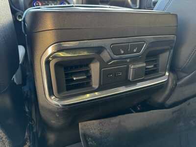 2021 Chevrolet 1500 Crew Cab, $32975. Photo 7