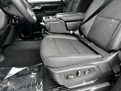 2026 Chevrolet 1500 Crew Cab, $53570.0. Photo 5