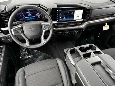 2026 Chevrolet 1500 Crew Cab, $53570.0. Photo 8