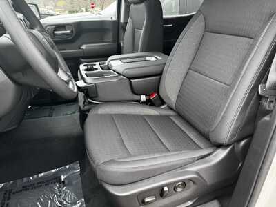 2026 Chevrolet 1500 Crew Cab, $48390.0. Photo 5