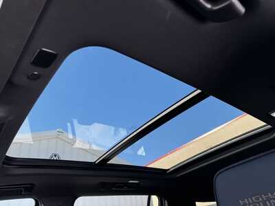 2024 Chevrolet Suburban, $70998. Photo 6