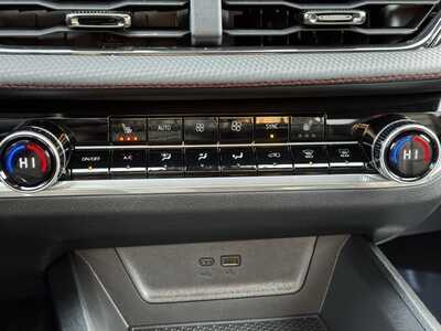 2026 Chevrolet Equinox, $36395.0. Photo 11