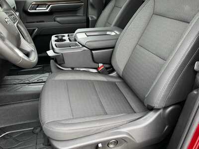 2026 Chevrolet 1500 Crew Cab, $48300.0. Photo 5